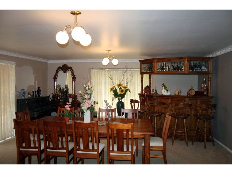121 Rosia Rd, Park Ridge South QLD 4125
