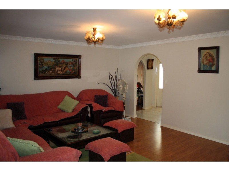 121 Rosia Rd, Park Ridge South QLD 4125
