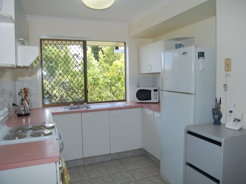 2  Kingfield ct, Regents Park QLD 4118