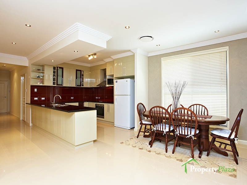5 Fordham Ct, Regents Park QLD 4118