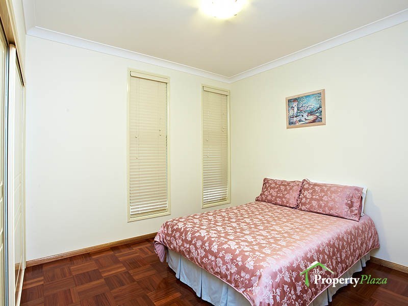 5 Fordham Ct, Regents Park QLD 4118