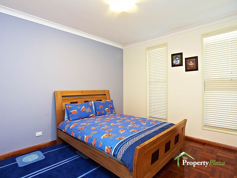 5 Fordham Ct, Regents Park QLD 4118