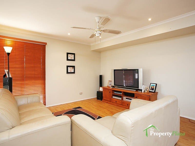 19 Gingko Cr, Regents Park QLD 4118