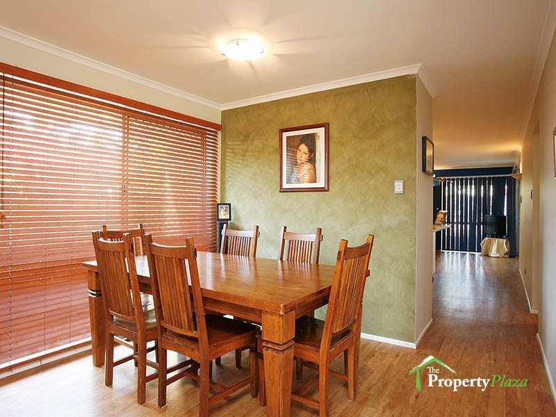 19 Gingko Cr, Regents Park QLD 4118