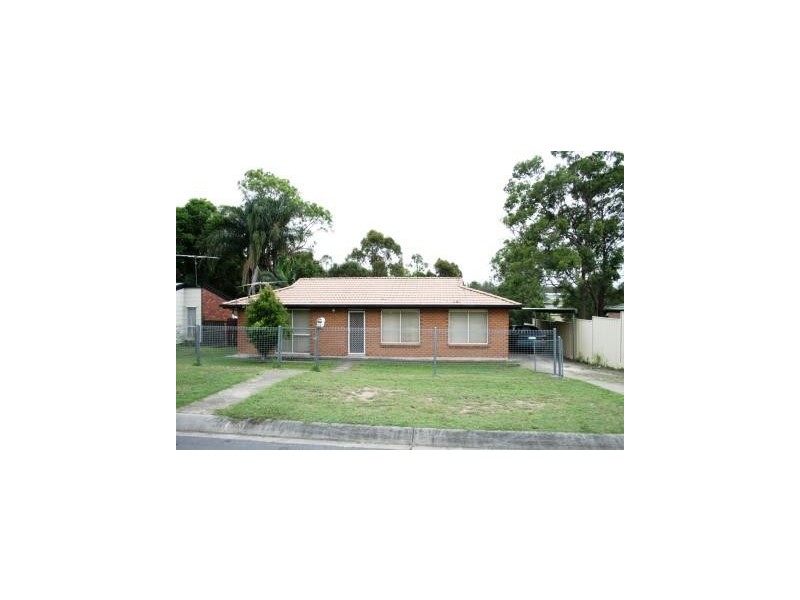 69 Radiata St, Hillcrest QLD 4118