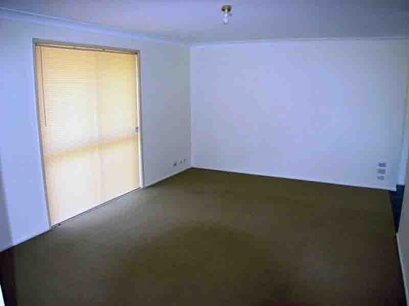 69 Radiata St, Hillcrest QLD 4118