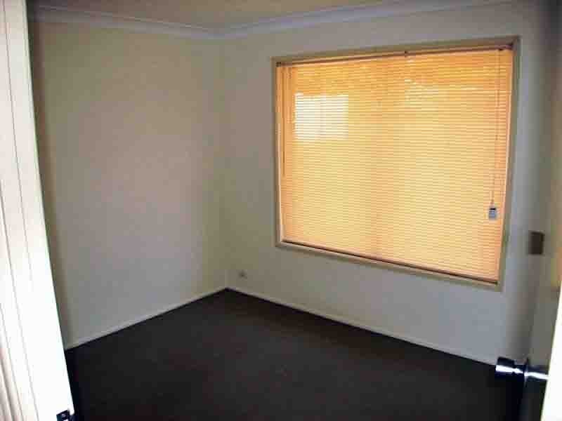 69 Radiata St, Hillcrest QLD 4118