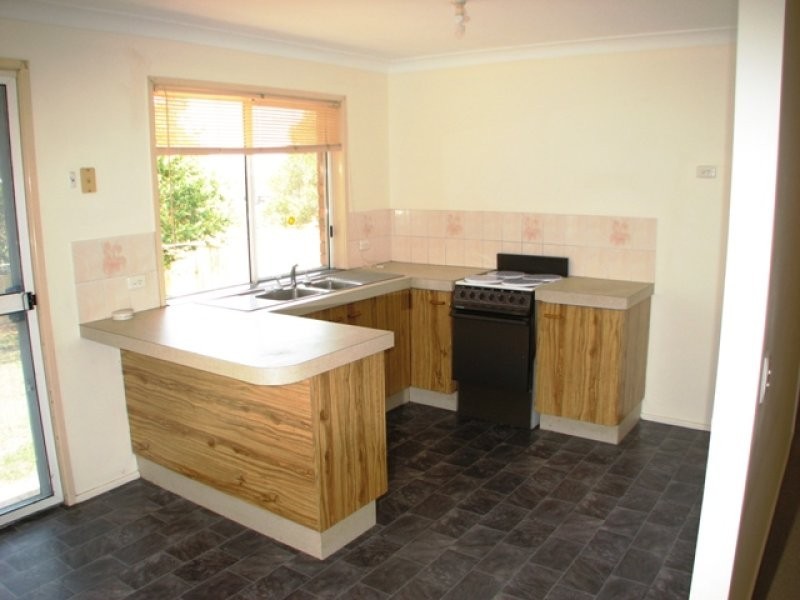 69 Radiata St, Hillcrest QLD 4118