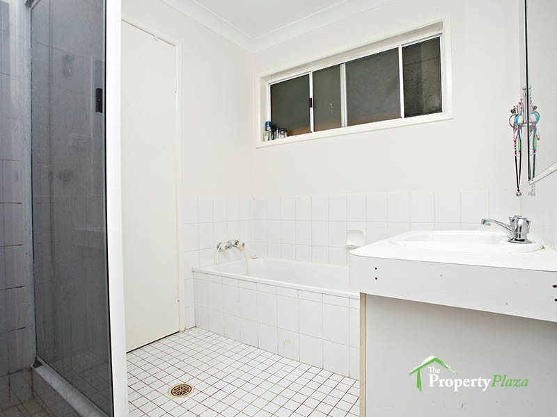 35 Wilton Cr, Boronia Heights QLD 4124