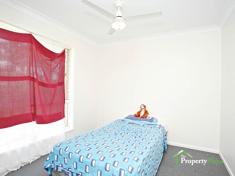 35 Wilton Cr, Boronia Heights QLD 4124