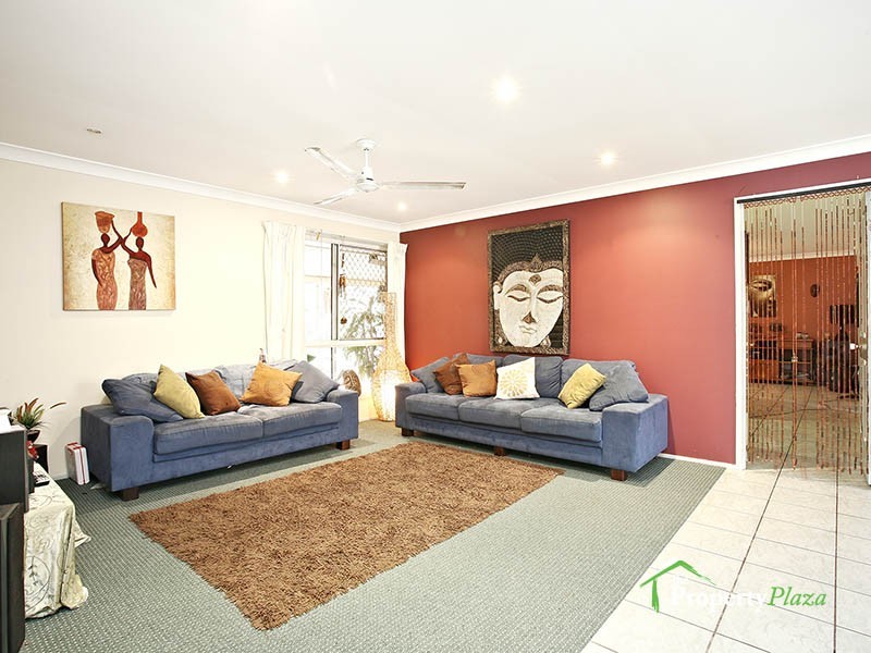 20 Benjamina Cct, Regents Park QLD 4118