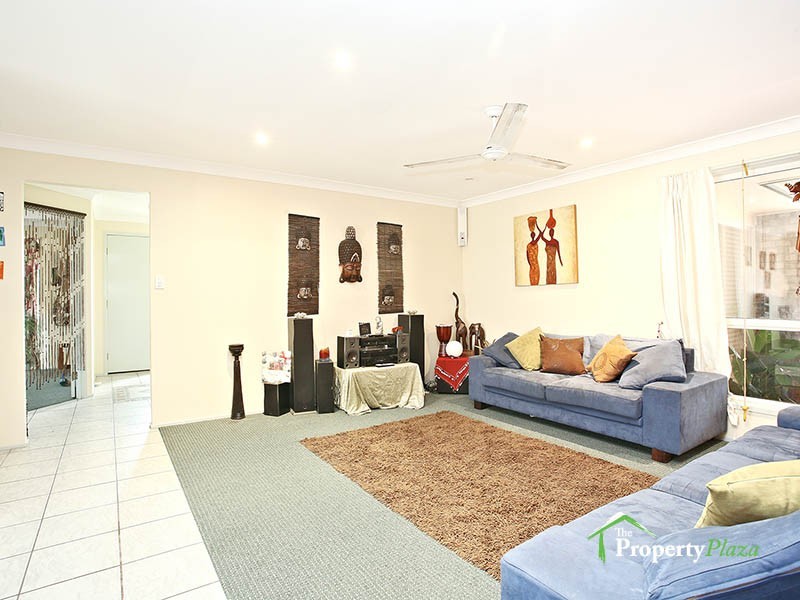 20 Benjamina Cct, Regents Park QLD 4118