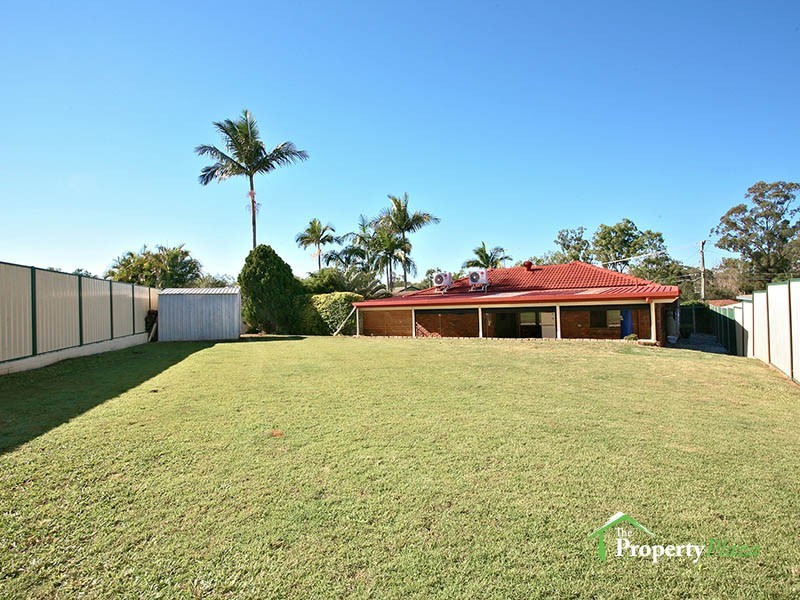 32 Bennett Dr, Regents Park QLD 4118