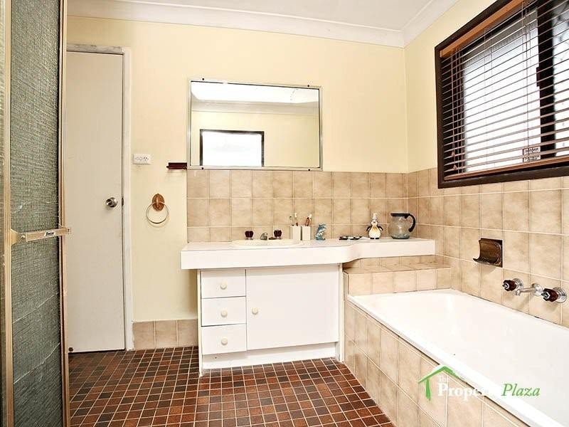 Regents Park QLD 4118