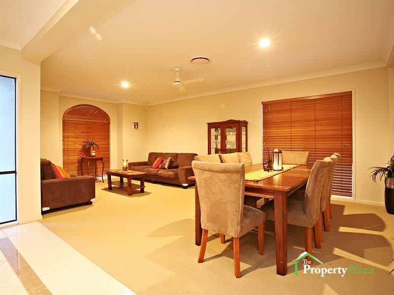 28 Lambert Drive, Calamvale QLD 4116