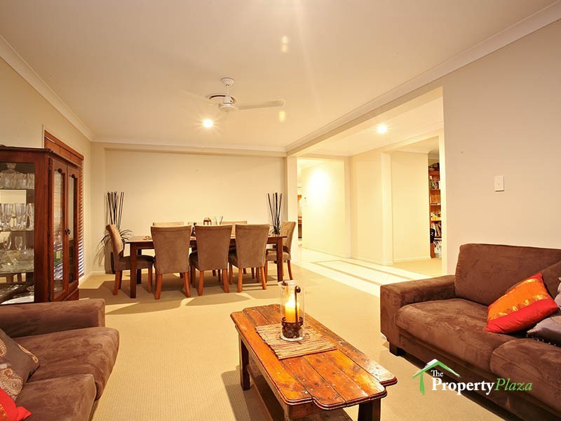 28 Lambert Drive, Calamvale QLD 4116