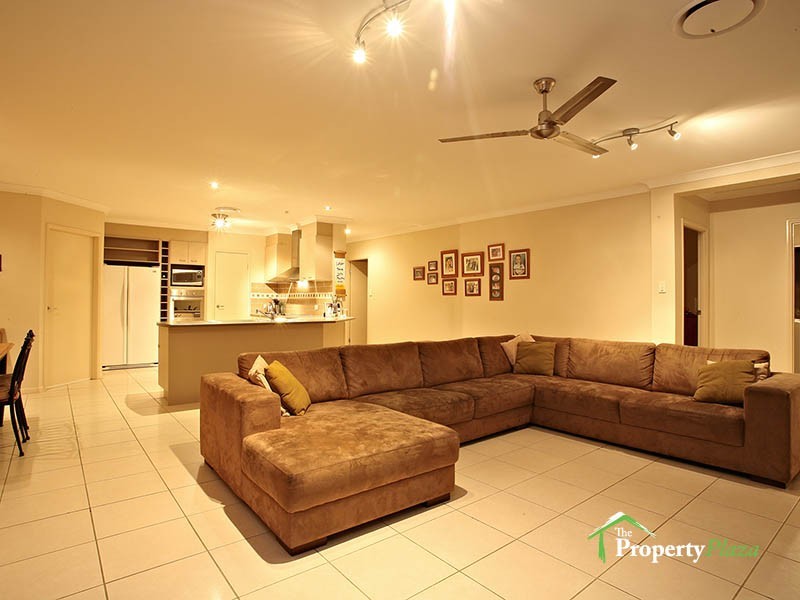 28 Lambert Drive, Calamvale QLD 4116