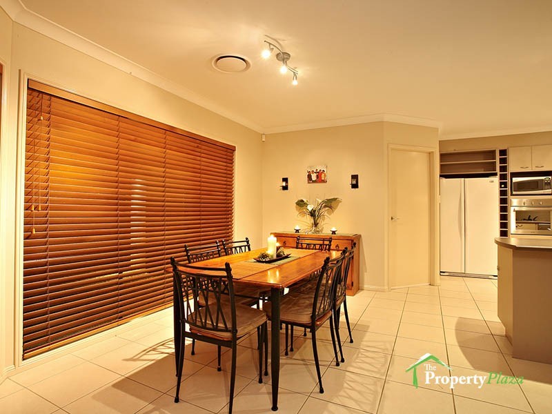 28 Lambert Drive, Calamvale QLD 4116