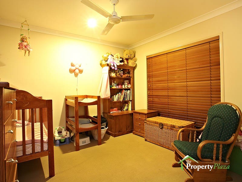 28 Lambert Drive, Calamvale QLD 4116