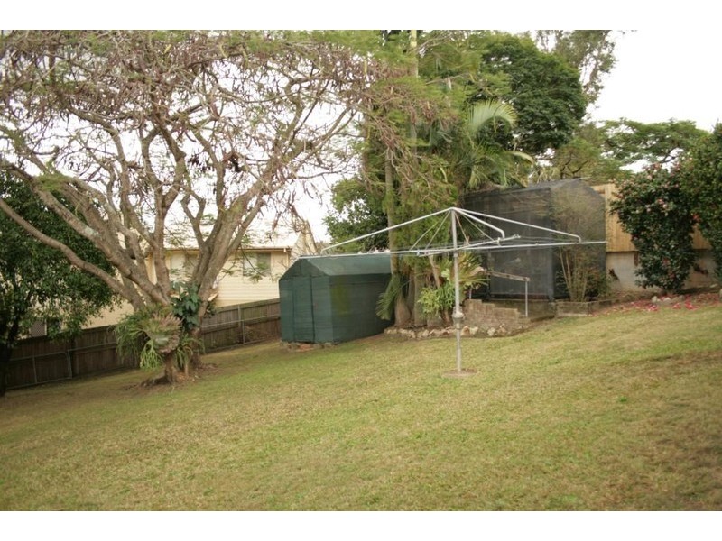 39 Oatland Place, Holland Park West QLD 4121