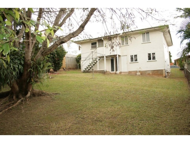 39 Oatland Place, Holland Park West QLD 4121