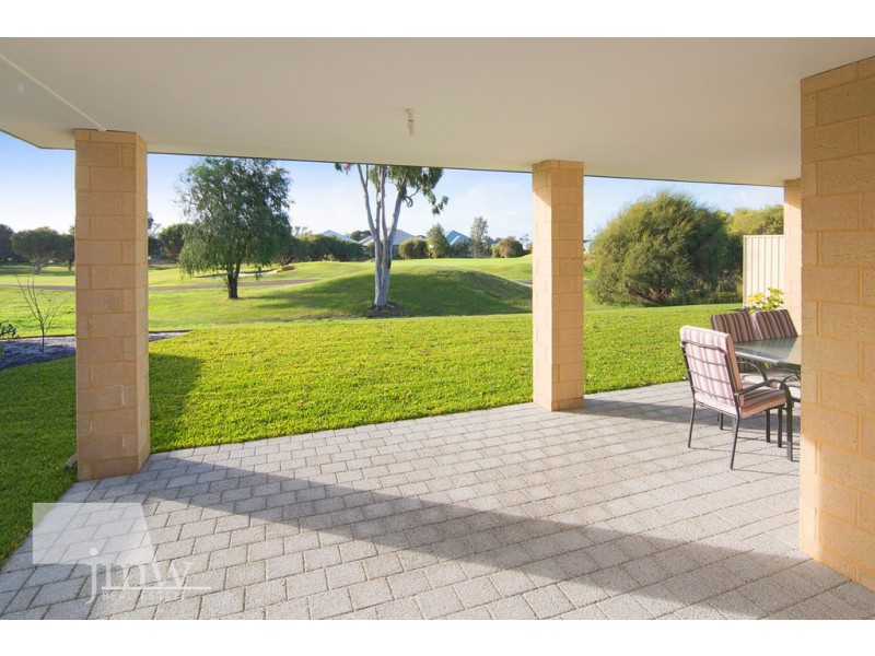 6 Pinehurst Crescent, Dunsborough WA 6281