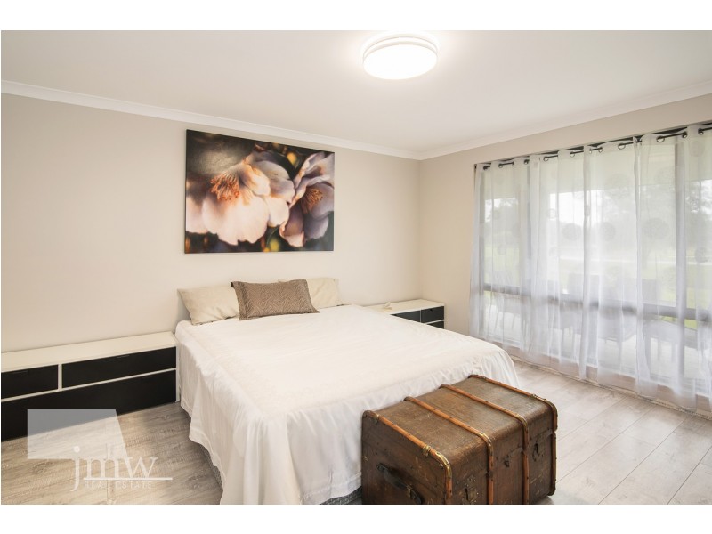 6 Pinehurst Crescent, Dunsborough WA 6281