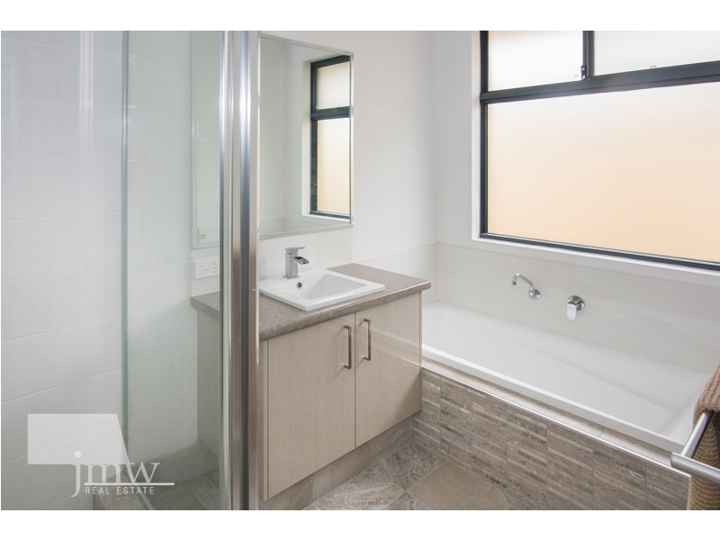 6 Pinehurst Crescent, Dunsborough WA 6281