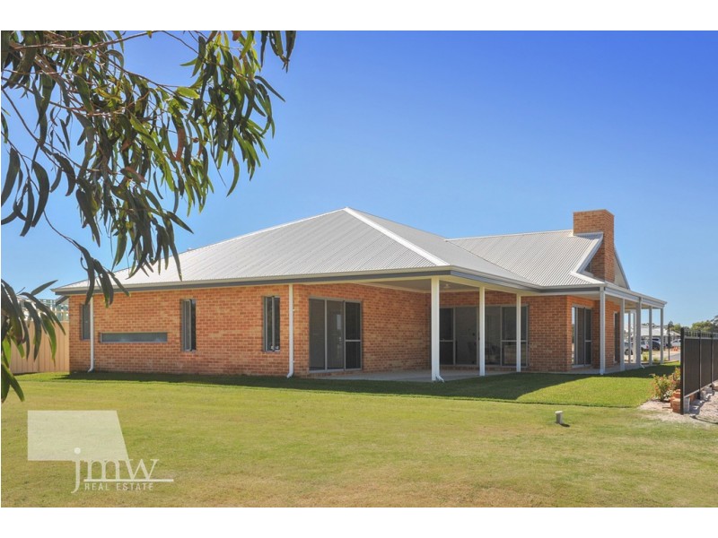 32 Pinehurst Crescent, Dunsborough WA 6281