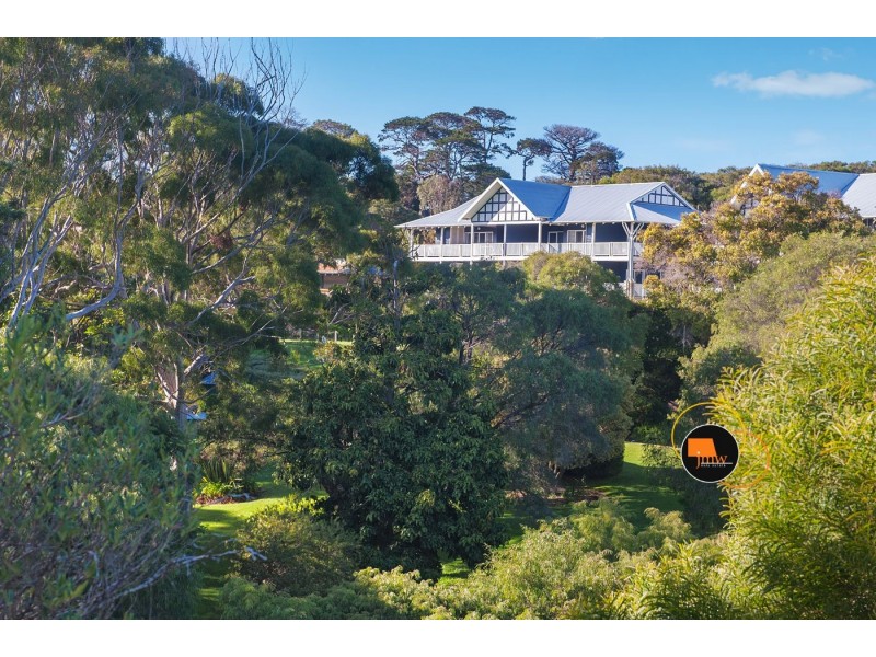 Unit 11 / 26 Yallingup Beach Road (Caves Ridge), Yallingup WA 6282