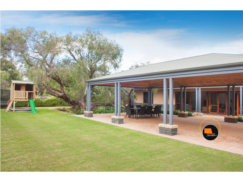 4 Lenamont Court, Dunsborough WA 6281