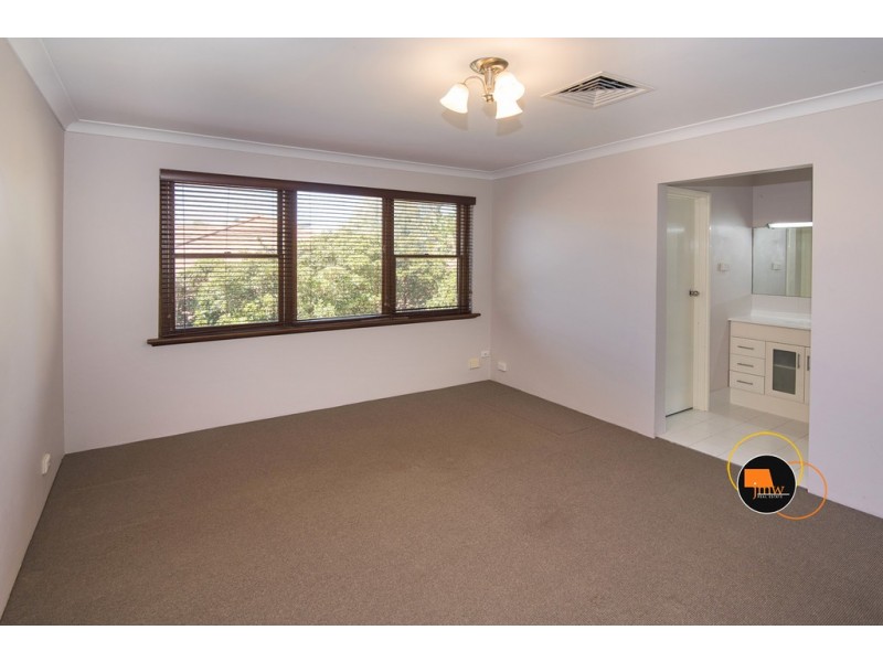 7 Pine Court, Quindalup WA 6281