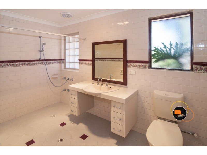 7 Pine Court, Quindalup WA 6281