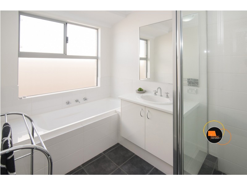 13 Indooroopilly Crescent, Dunsborough WA 6281