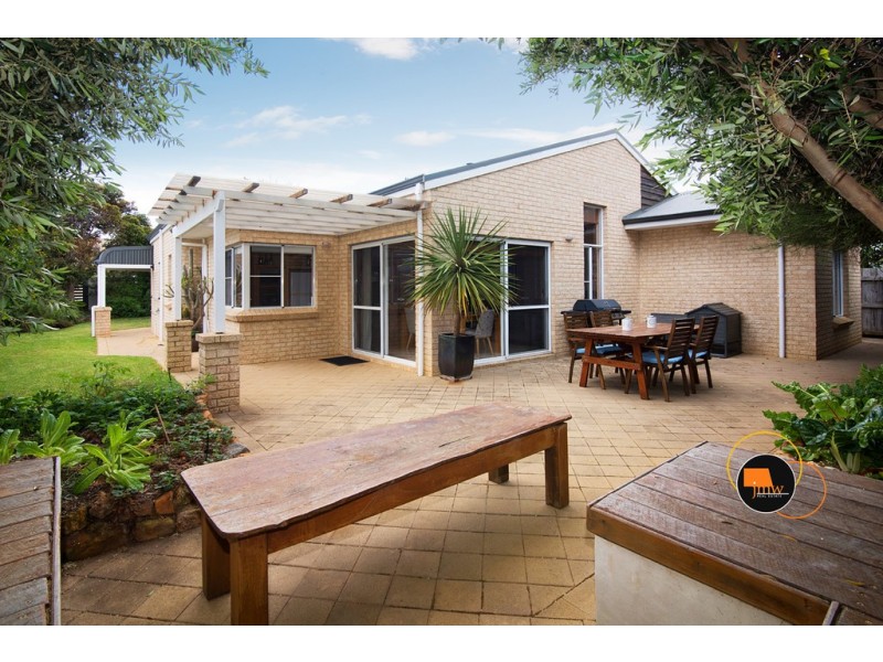 Unit 1 / 16 Marmaduke Point Drive, Gnarabup WA 6285