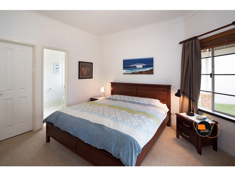 Unit 1 / 16 Marmaduke Point Drive, Gnarabup WA 6285