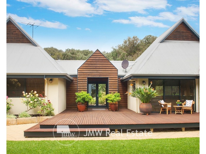 5 Backwater Retreat, Quindalup WA 6281