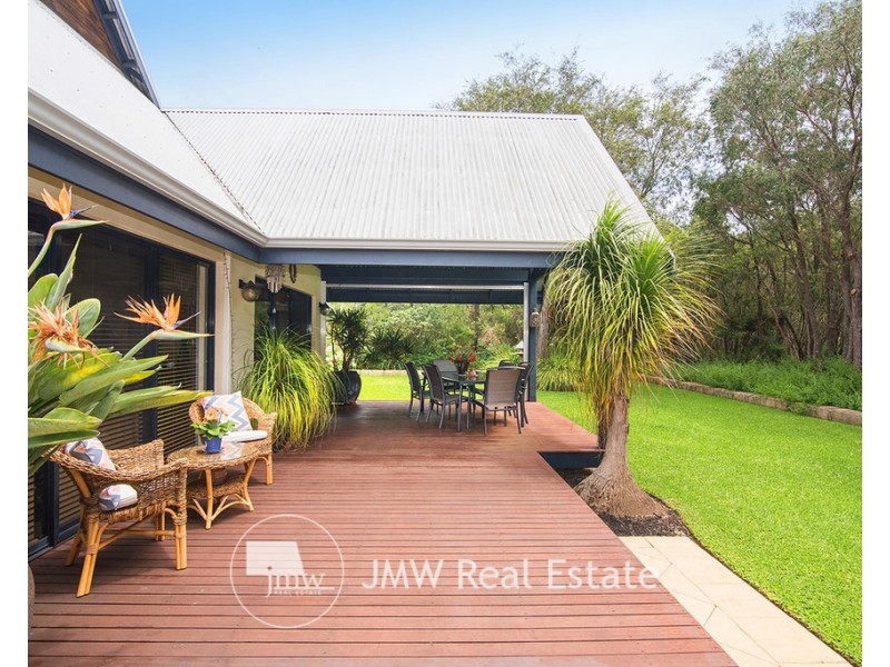 5 Backwater Retreat, Quindalup WA 6281