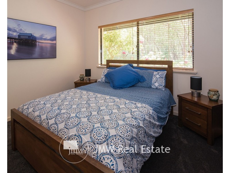 5 Backwater Retreat, Quindalup WA 6281