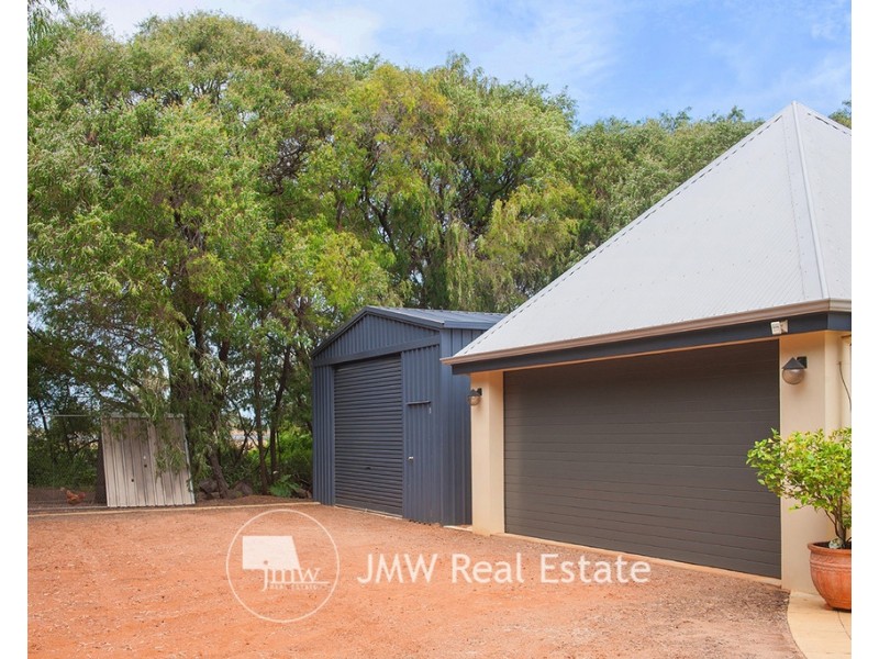 5 Backwater Retreat, Quindalup WA 6281