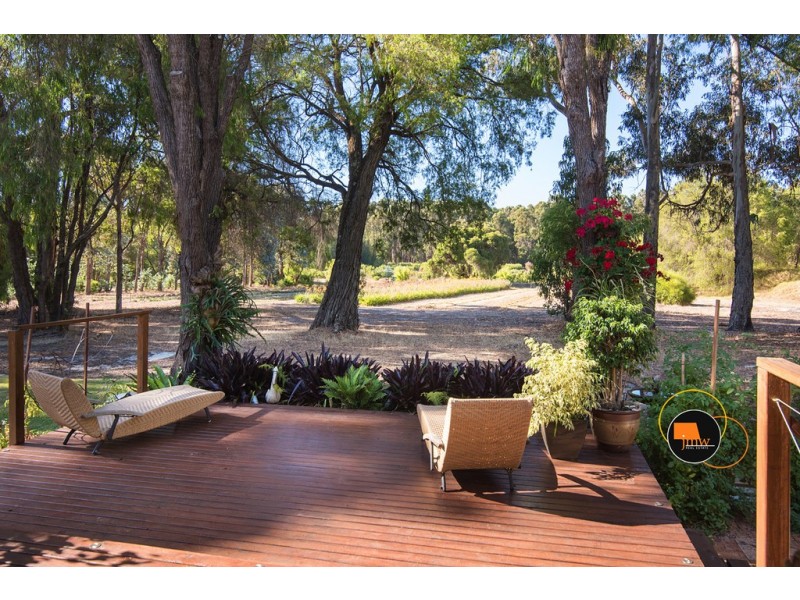 16 Hayes Road, Quindalup WA 6281