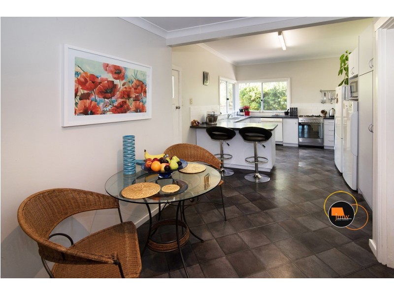 16 Hayes Road, Quindalup WA 6281