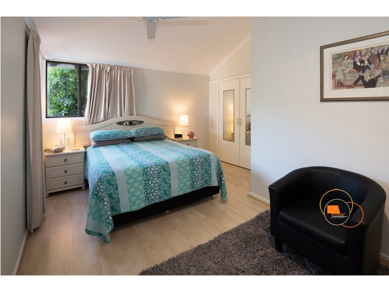 16 Hayes Road, Quindalup WA 6281