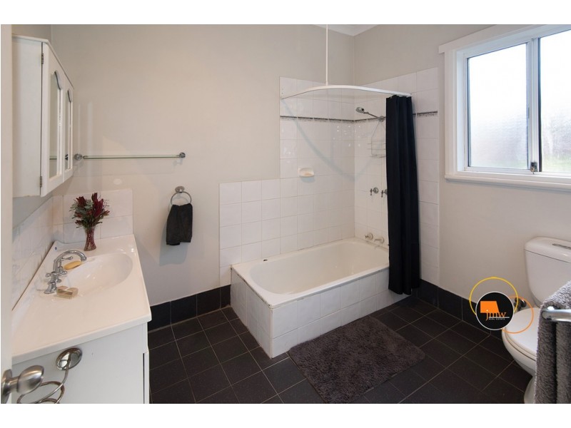 16 Hayes Road, Quindalup WA 6281