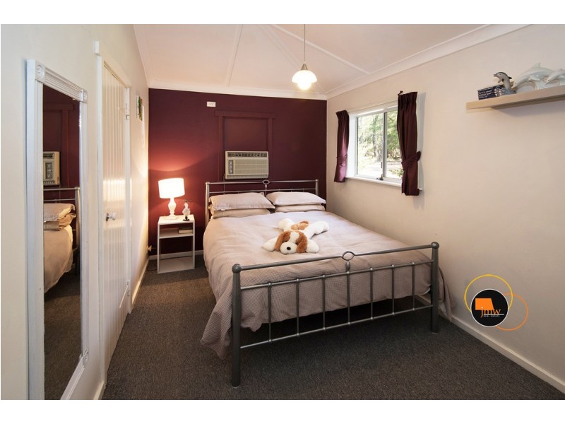 16 Hayes Road, Quindalup WA 6281