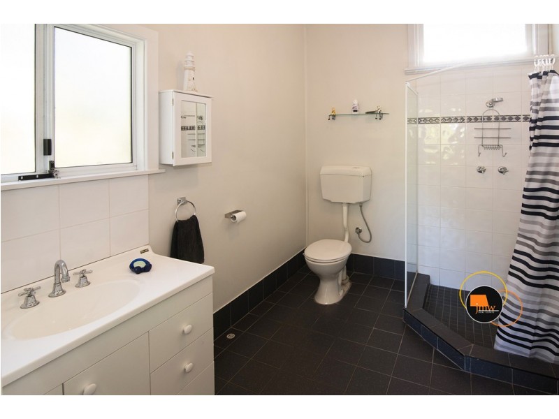 16 Hayes Road, Quindalup WA 6281