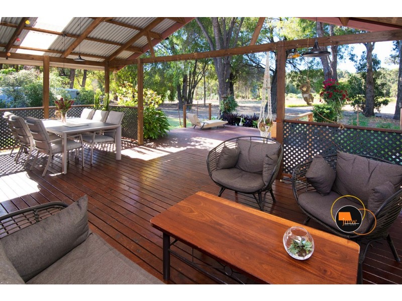 16 Hayes Road, Quindalup WA 6281