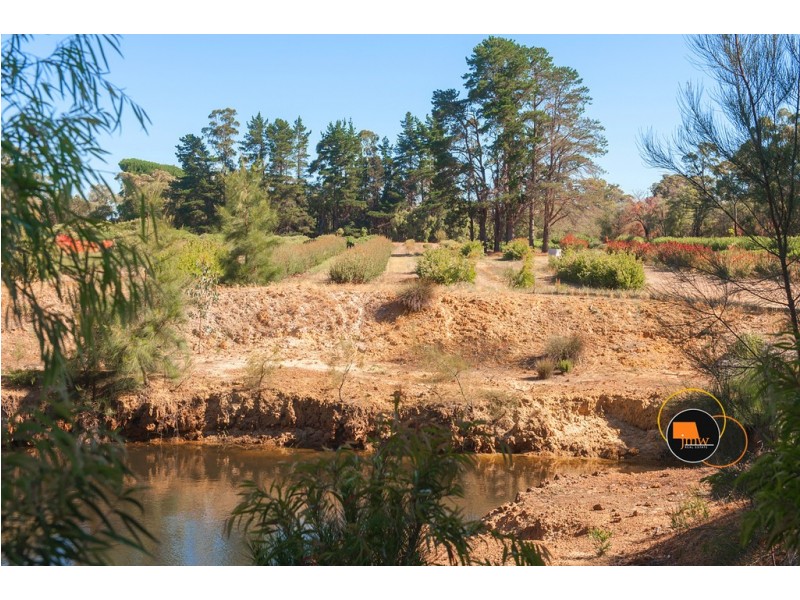 16 Hayes Road, Quindalup WA 6281