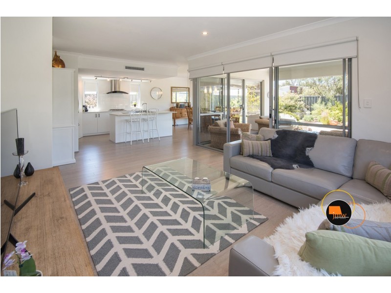 30 Hennessey Loop, Dunsborough WA 6281
