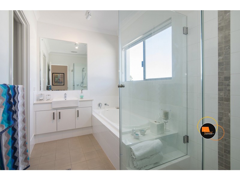 30 Hennessey Loop, Dunsborough WA 6281